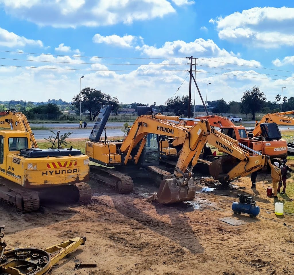 Quadro Plant Solutions TLB and Plant Machinery